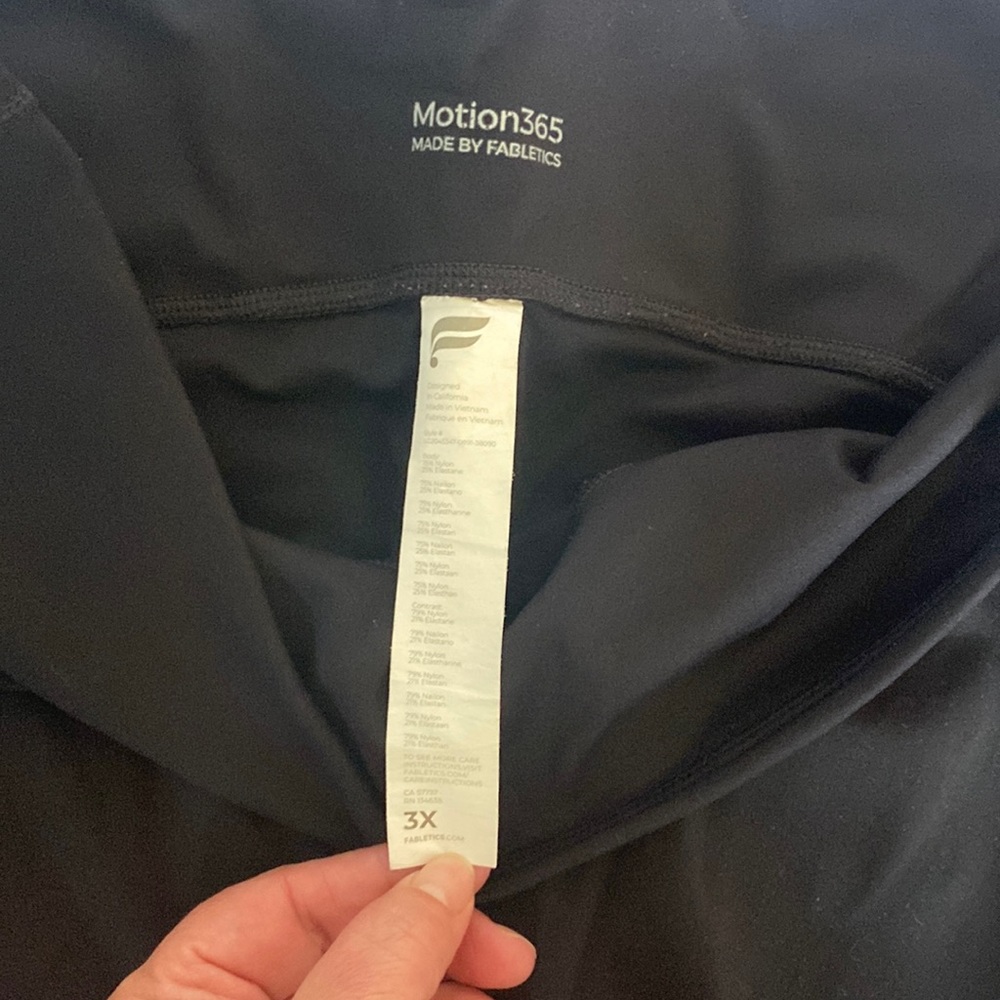 Fabletics Black leggings w/size zipper pockets motion 365 3X